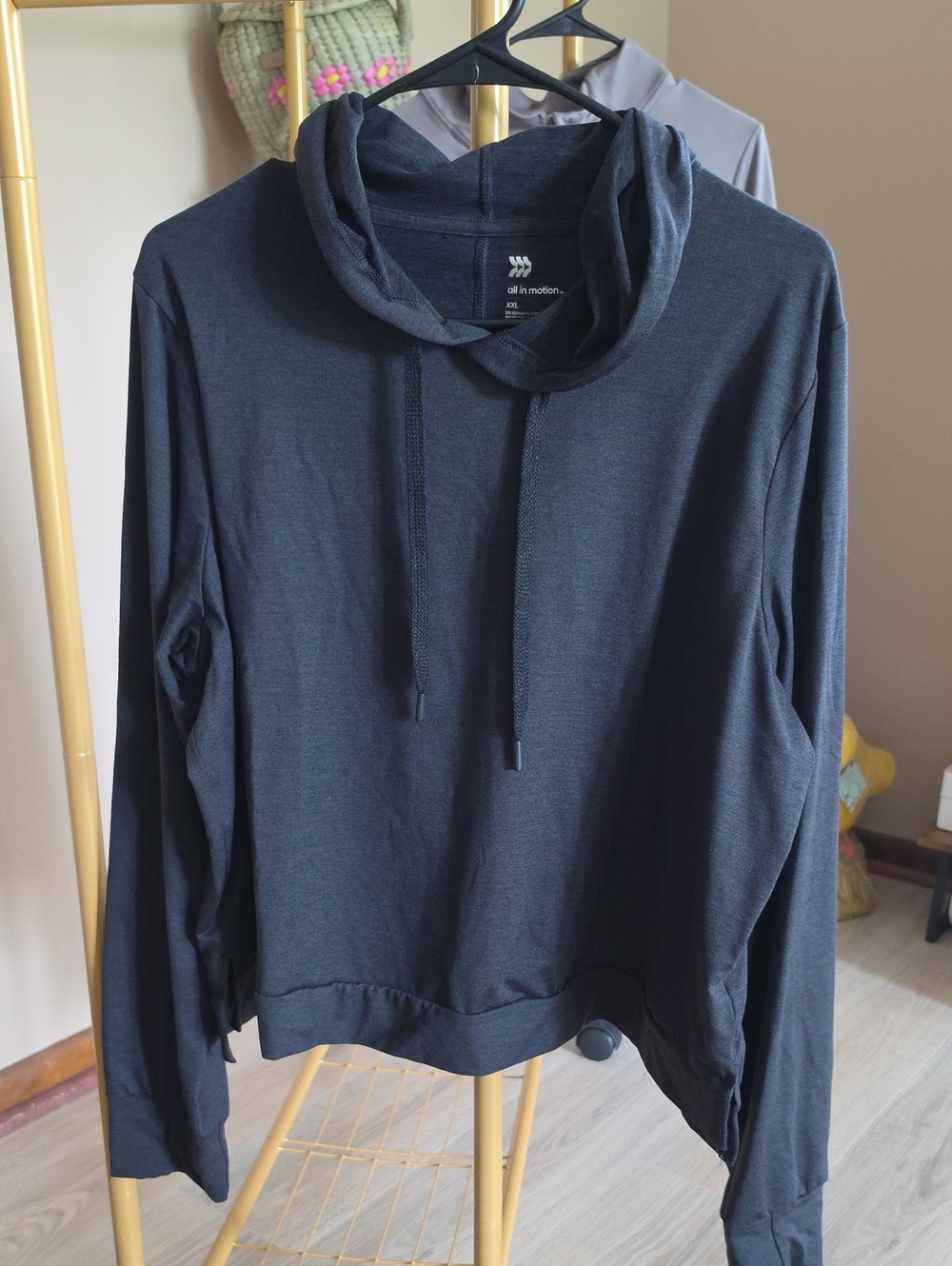 all in motion Heathered Black Hooded Pullover Thumbholes